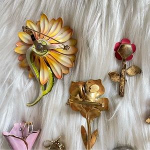 Vintage flower floral enamel plastic metal brooch lot original by Robert spring